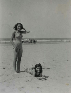 Frank Sisters enjoyed a day at the beach in 1940.
