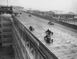 Factory workers raced on the roof of a Fiat factory in 1923!