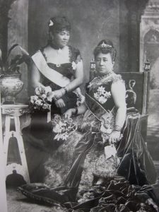 Queen Kapiolani and Crown Princess Liliuokalani, 1887 .