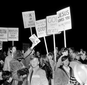 Christians protest against The Beatles in California, 1966.