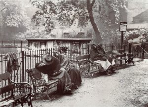 Homeless women in London slept in Spitalfields Garden in 1902.